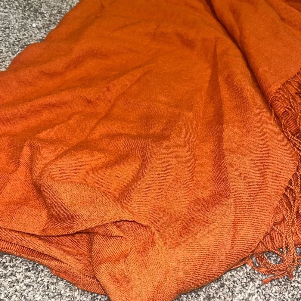 NWT Saks Fifth Avenue Woven Cashmere Silk Pashmina burnt orange
